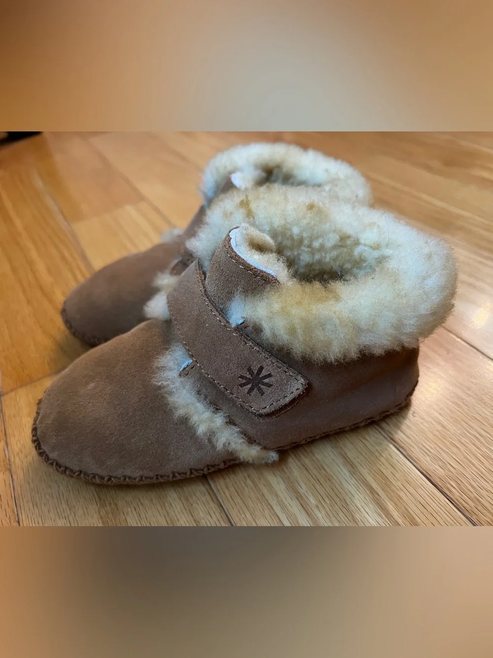 L.L.Bean Unisex Toddler Shearling Slipper Moccasins Suede Velcro Size 9-10